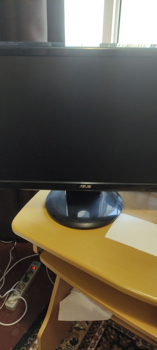Монитор ASUS 24 дюйма