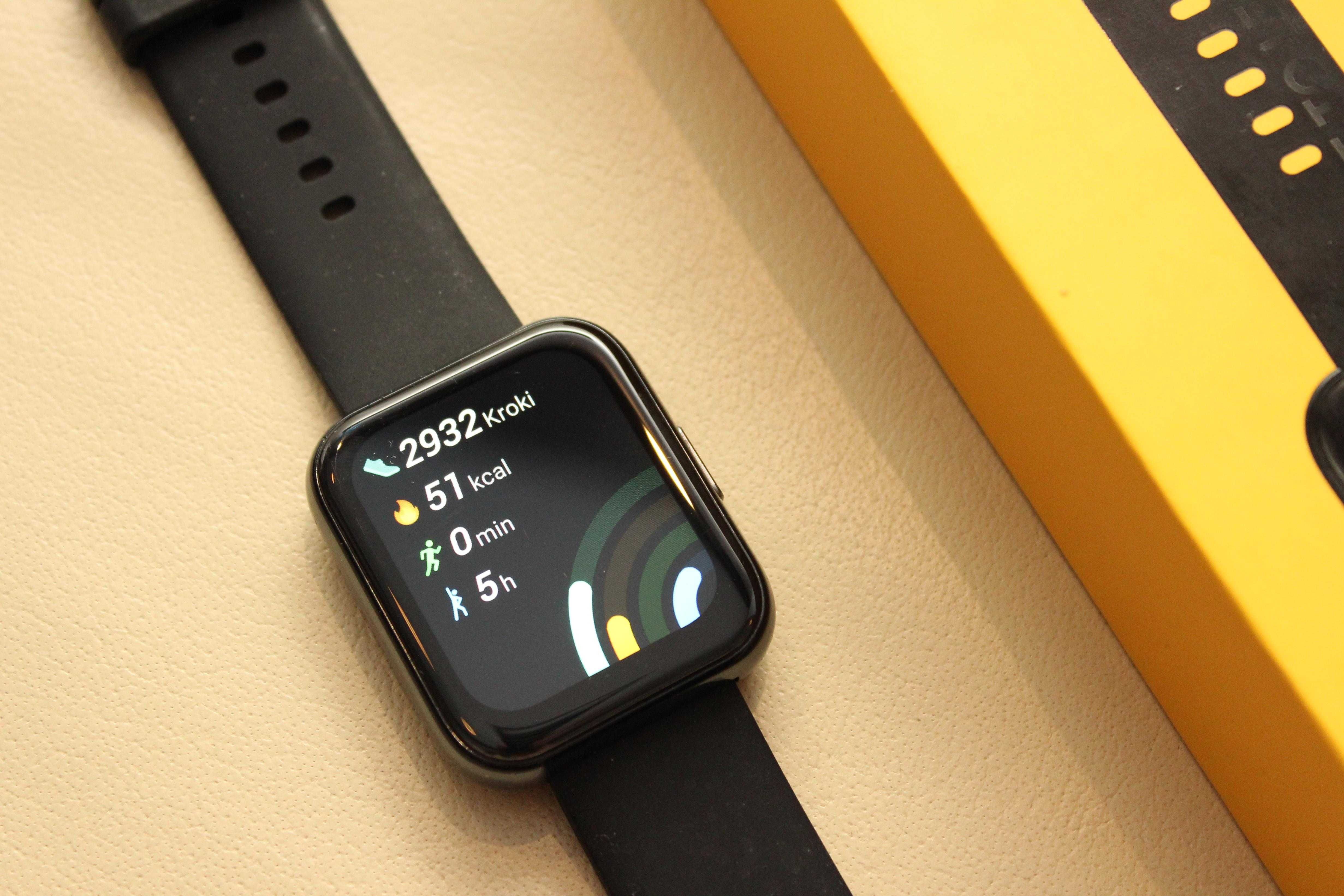 Zegarek smartwatch Realme Watch 2 PRO wraz z pudełkiem i ładowarką.