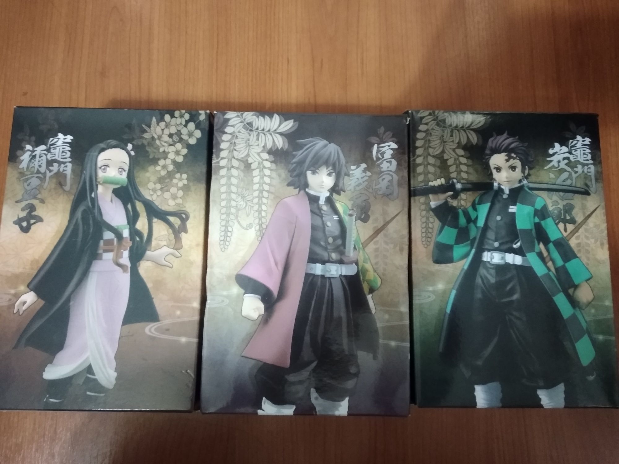 Demon slayer novos porta chaves e figuras