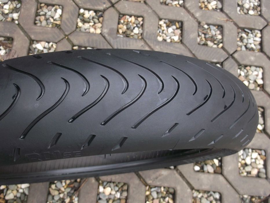 opona 120/70ZR17 Metzeler Roadtec 01Se dot0522 2,7mm przednia