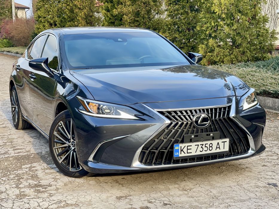 2022 LEXUS ES250