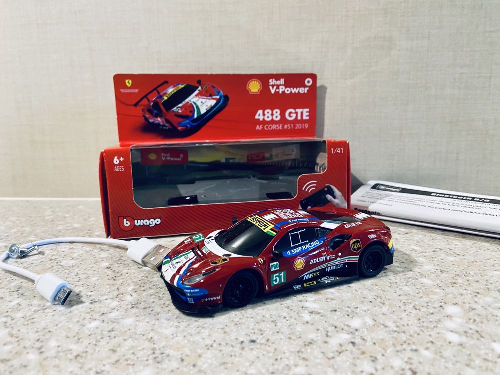 Ferrari 488 GTE BURAGO 1/41 model zdalnie sterowany Shell bluetooth