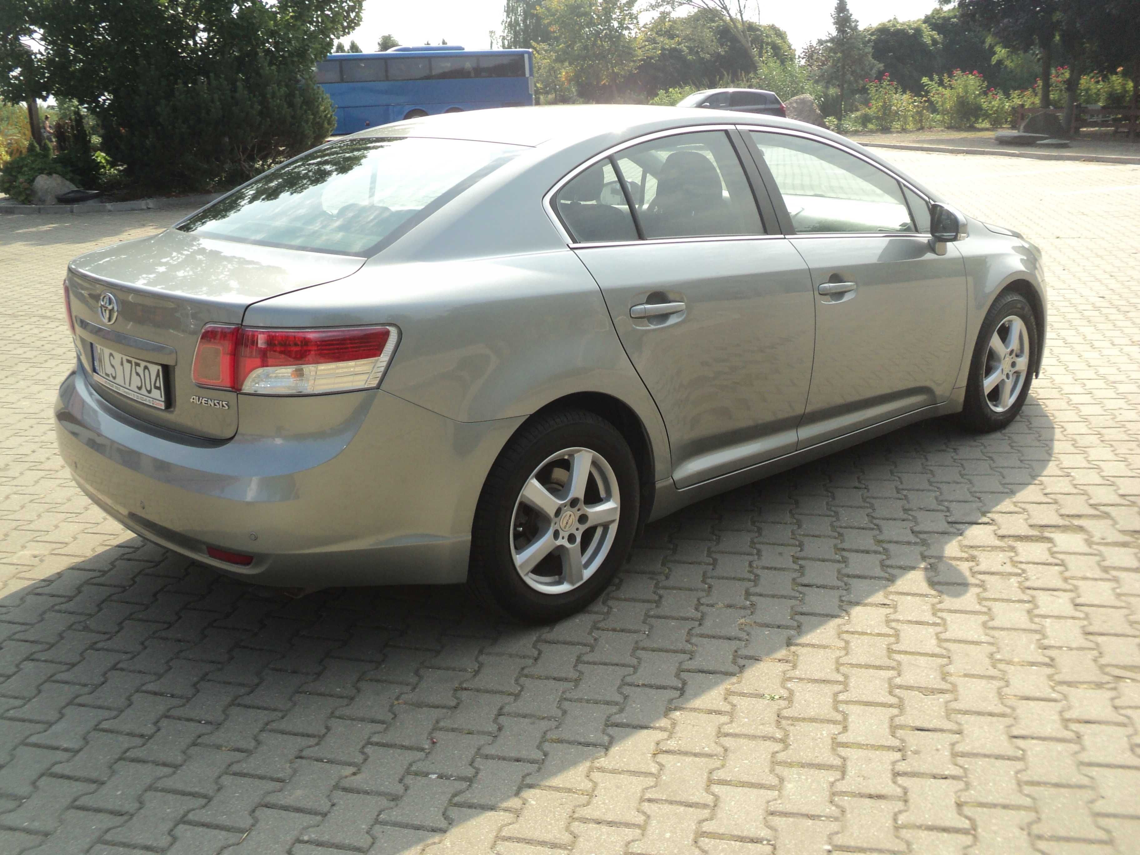 Toyota Avensis 1.8 benzyna