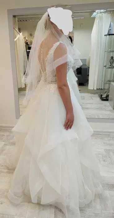 Suknia ślubna Agnes The One Ivory z welonem