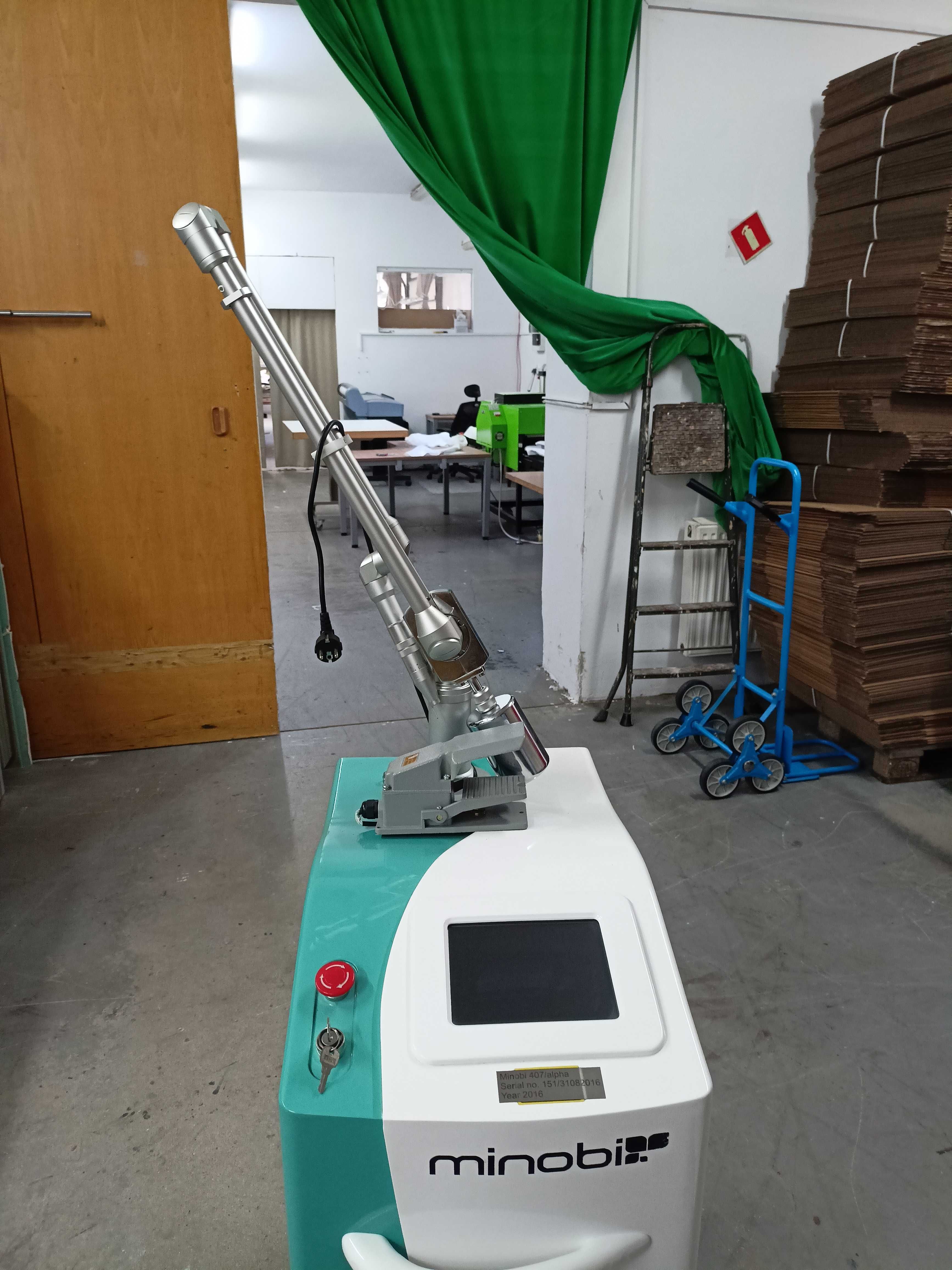 Laser do usuwania tatuażu Minobi Alpha