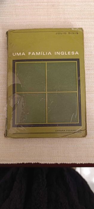 Livro "Uma família inglesa" de Júlio Dinis