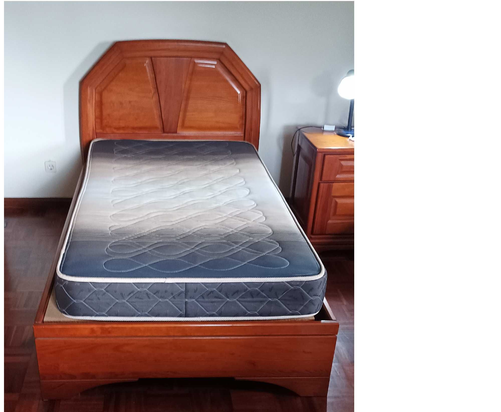 Cama de solteiro de madeira maciça com colchão ortopédico (duas)