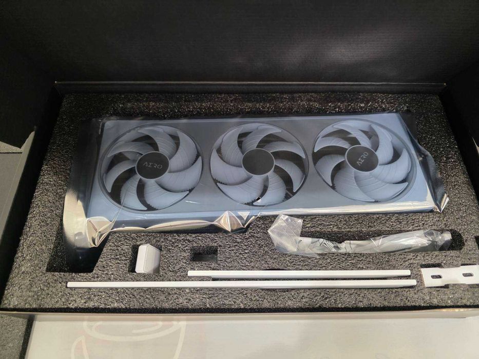 Відеокарта GeForce RTX 5070 AERO OC 12288MB Gigabyte