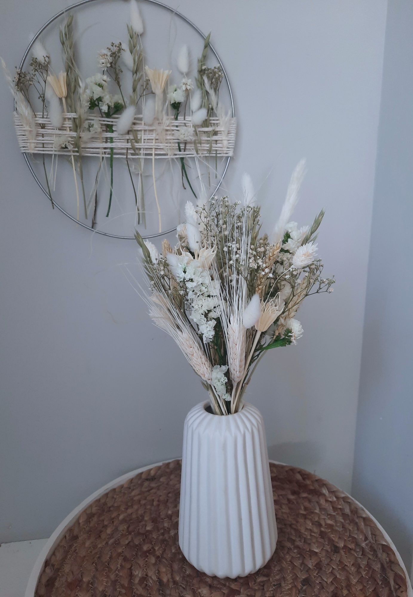 Bukiet z suszonych białych kwiatów