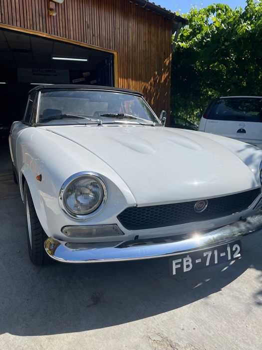 Fiat 124 Spider