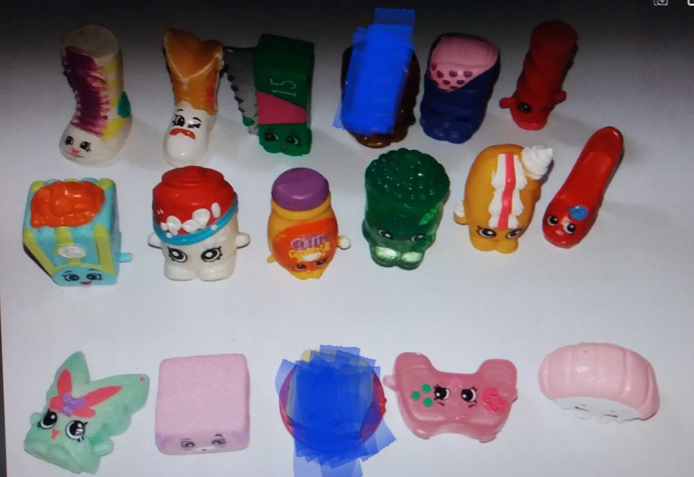 Bonecos Shoppings 0.20 cêntimos cada.