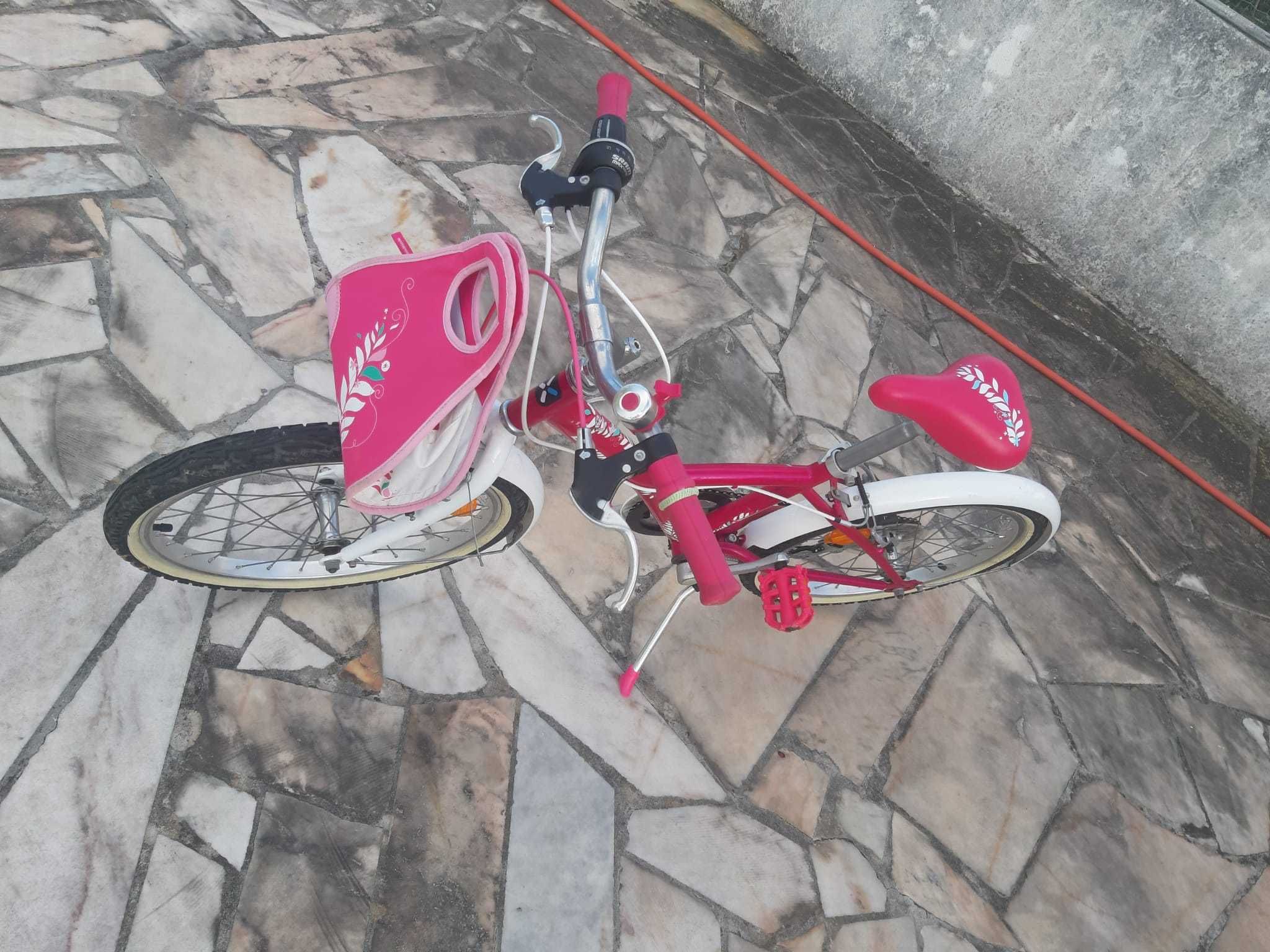 Bicicleta de menina roda 20