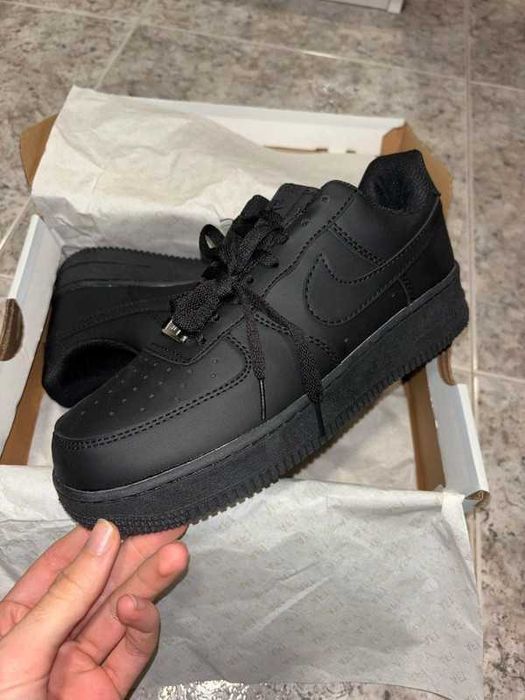 Czarne trampki Nike, rozmiar 41