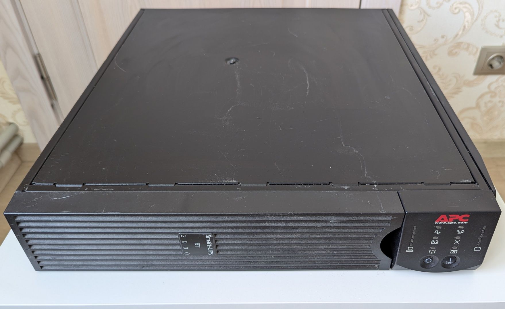 ДБЖ APC Smart-UPS RT, 2000 ВА (SURT2000XLI)