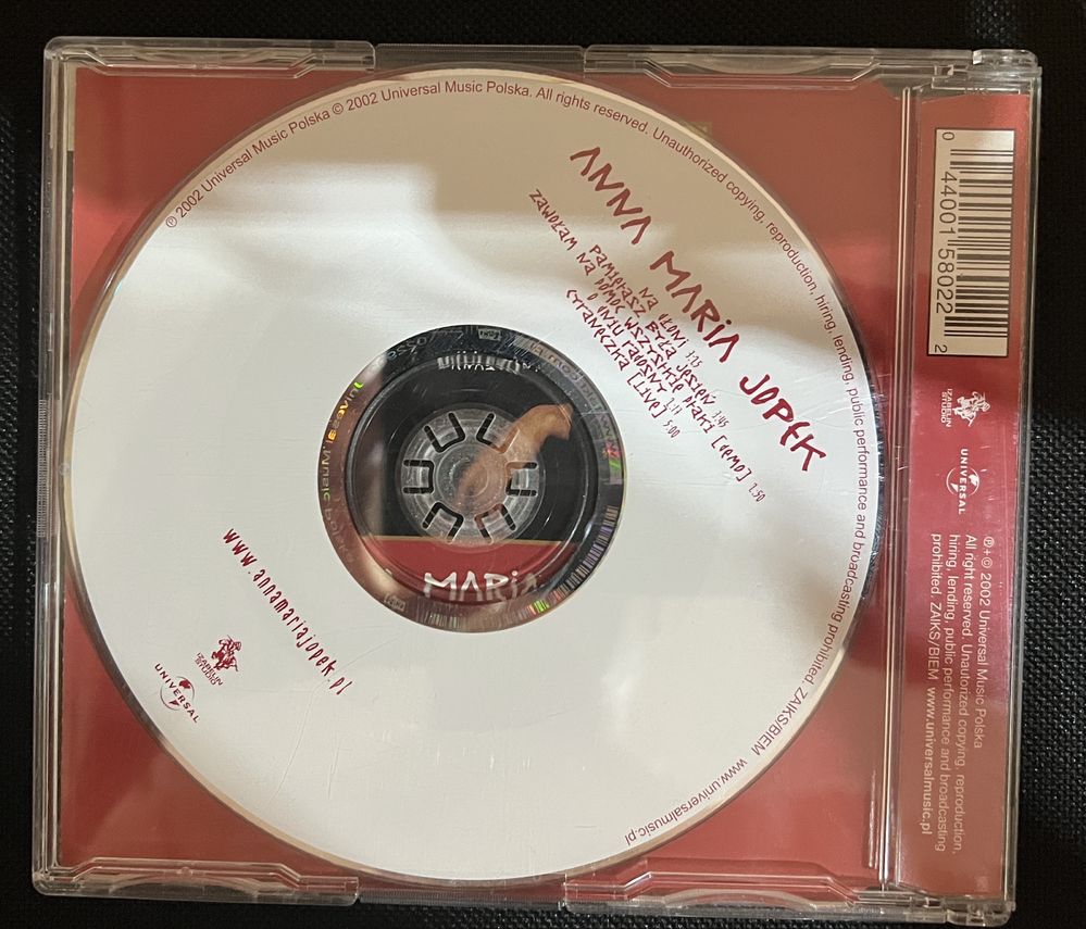 Płyta cd anna maria jopek na dłoni