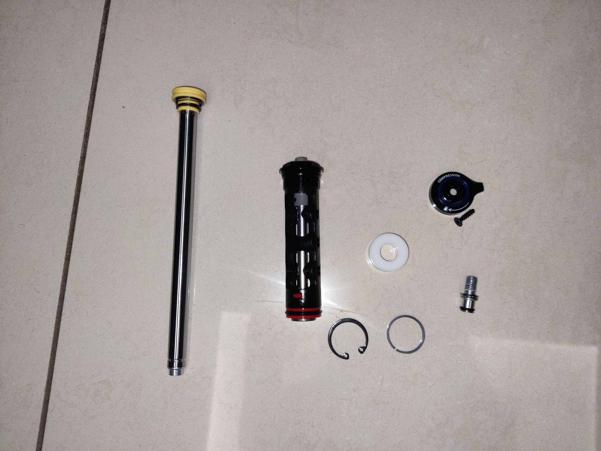 Rock Shox Judy 30 Gold Tłumik Motion Control Jud