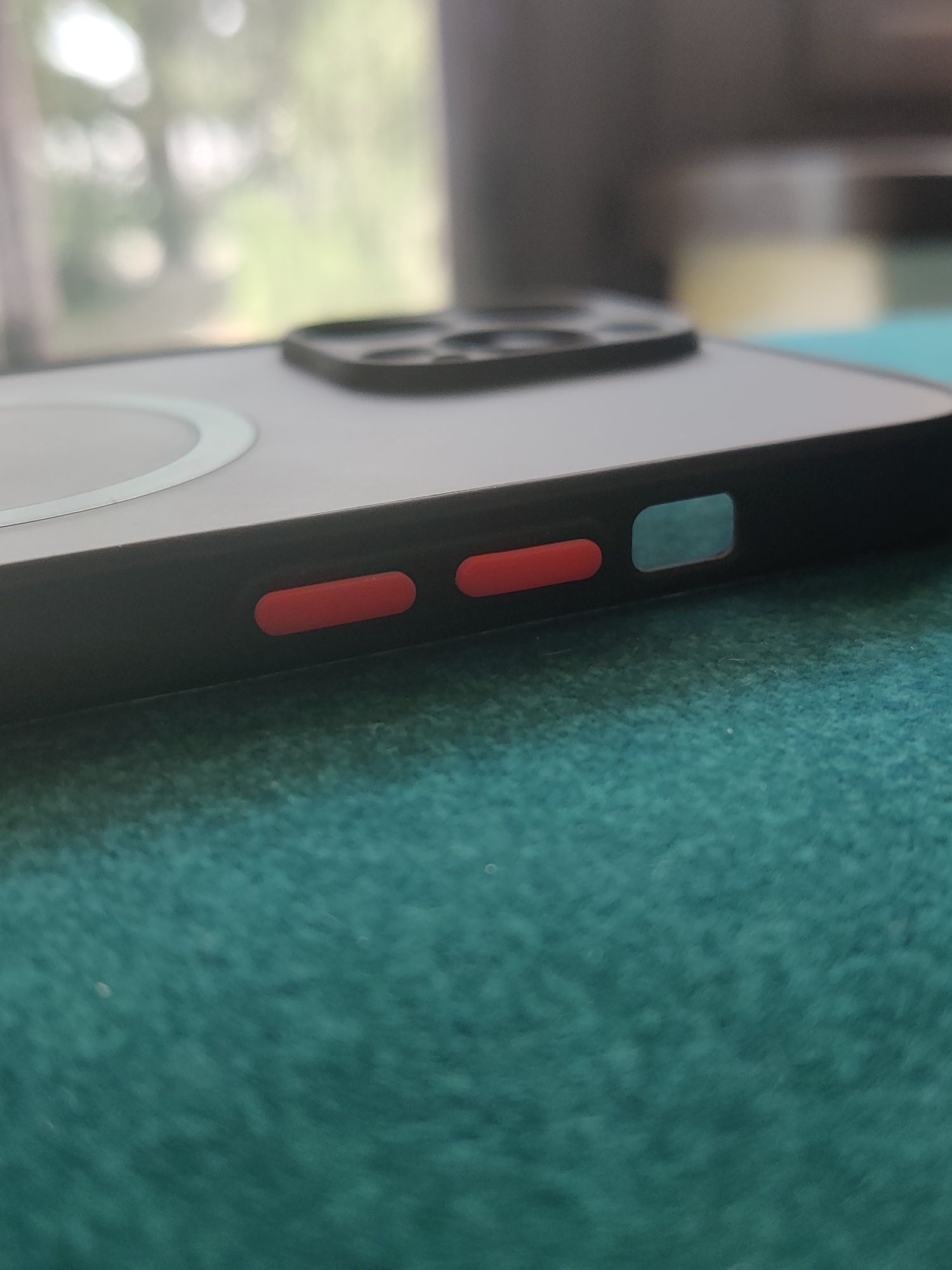 Case iPhone 13 Pro Max z Magsafe półprzezroczysty