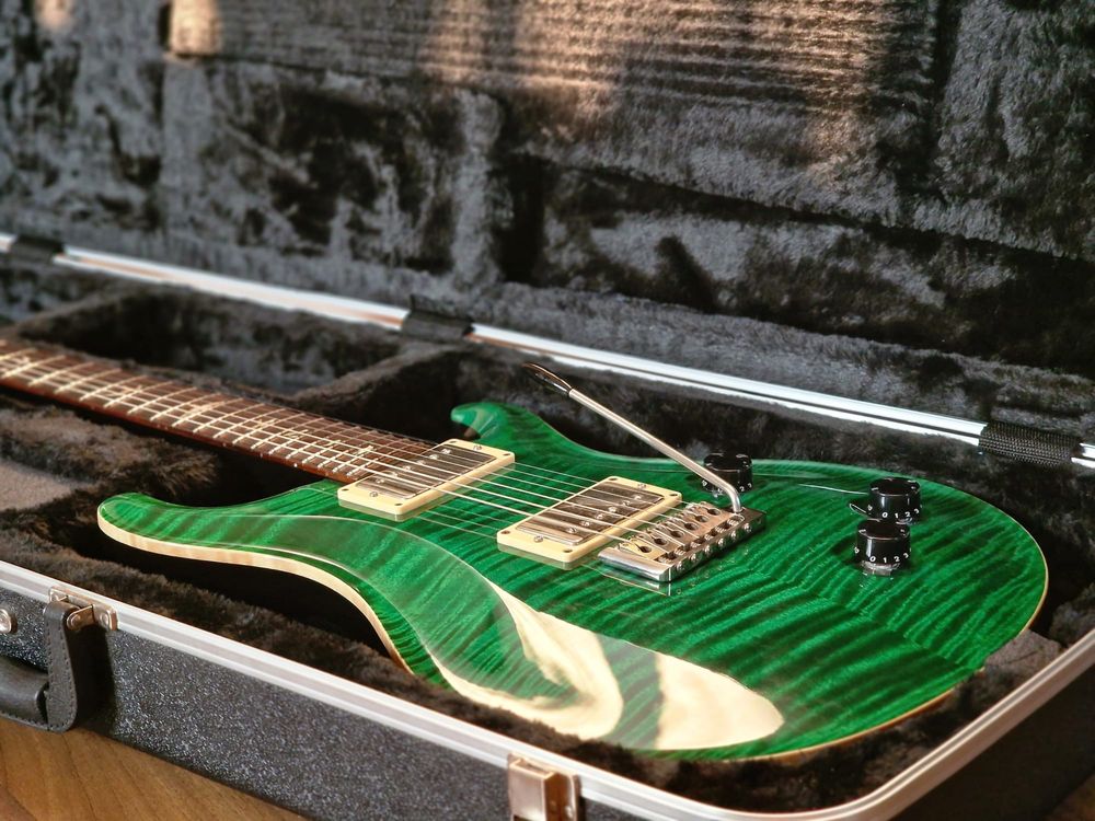 Prs custom 22 top 10 Emerald Green.