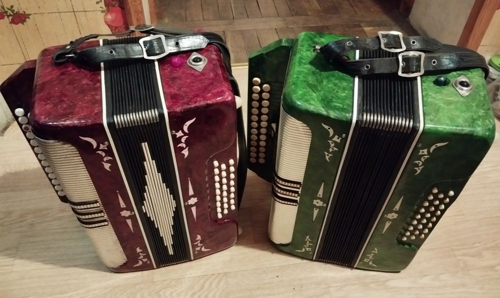 Нужна хорошая гармонь? Тогда это она. Беларусь,чётырехголосая.
