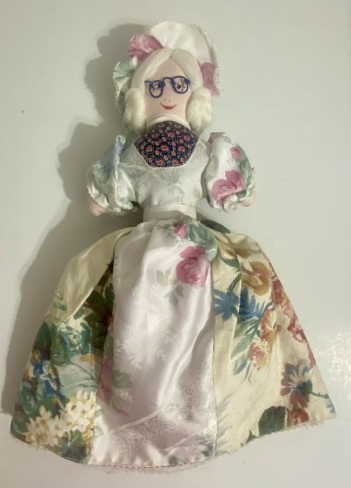 Capuchinho - Boneca de pano reversível