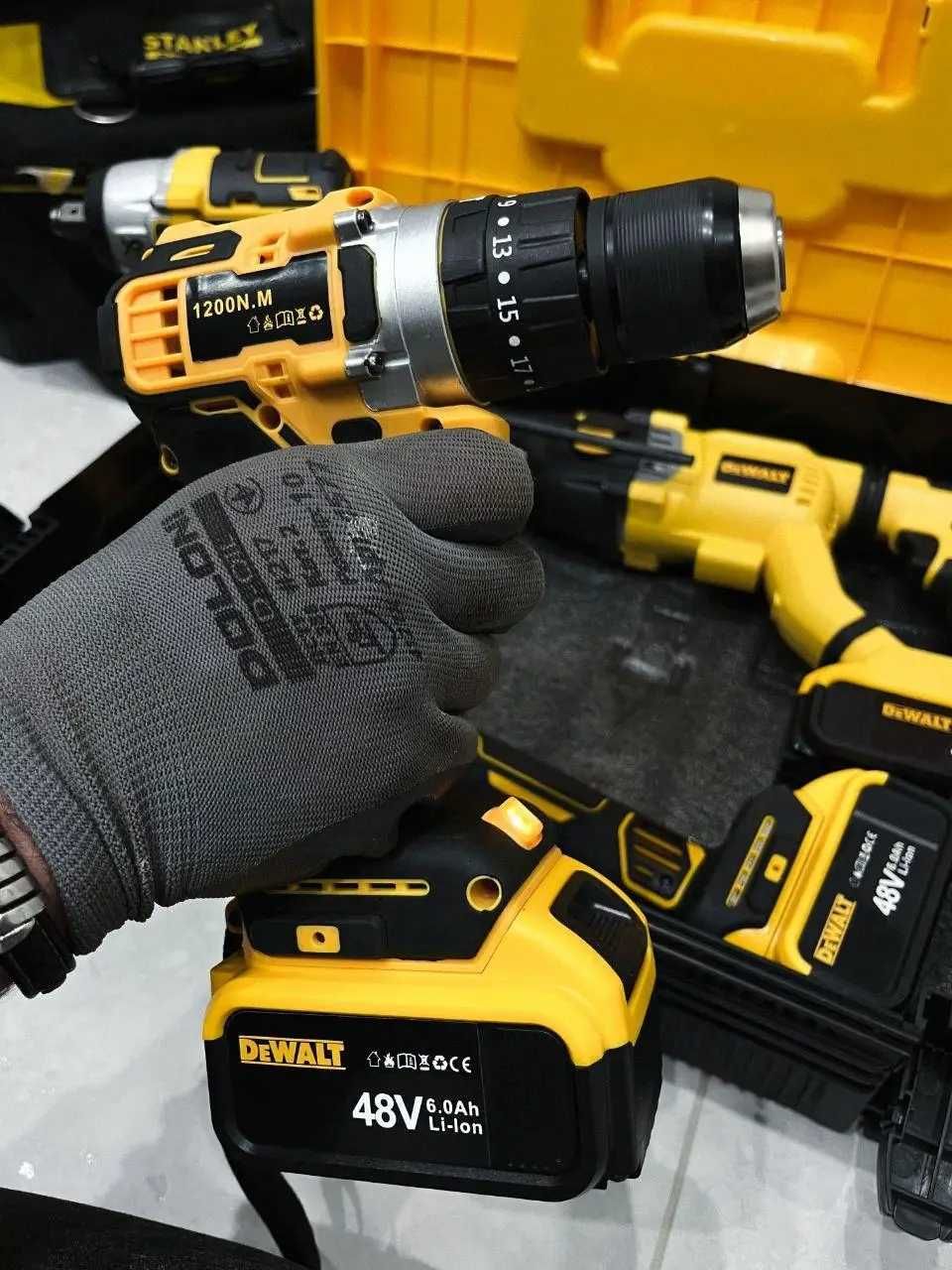 Набір акумуляторних інструментів DeWalt 4в1 кейсі із 2 АКБ 36V/6Ah
