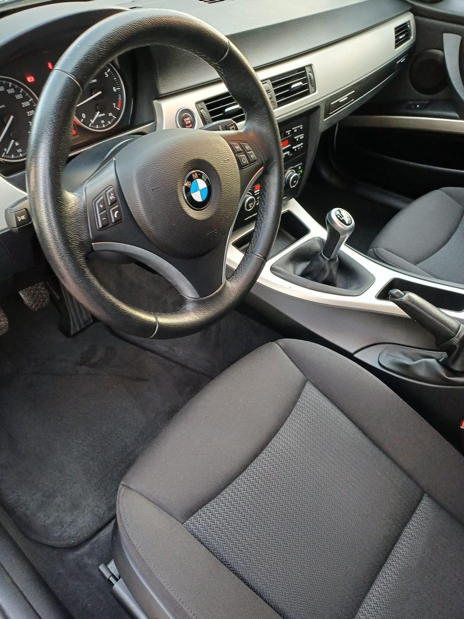 BMW e90 320i przebieg tylko 120 tyś stan bdb