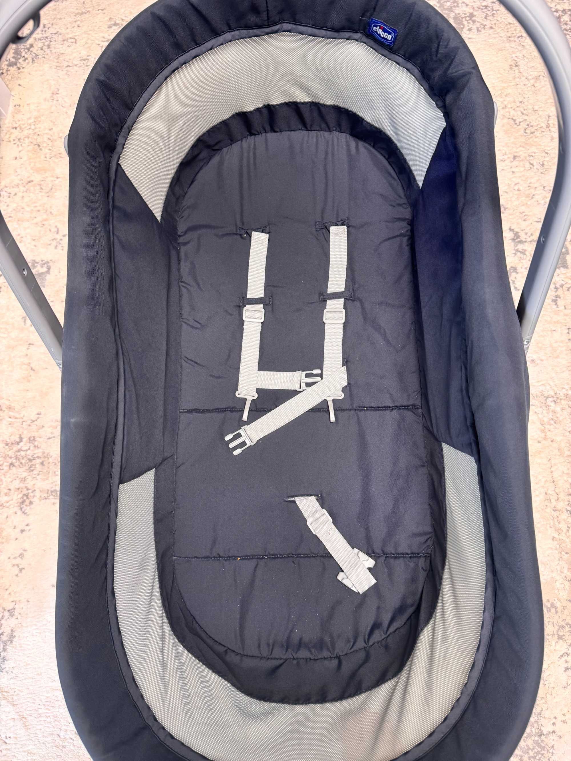 Ліжечко-колиска Chicco Air Hug 4 в 1 –  від народження до 9+ міс.