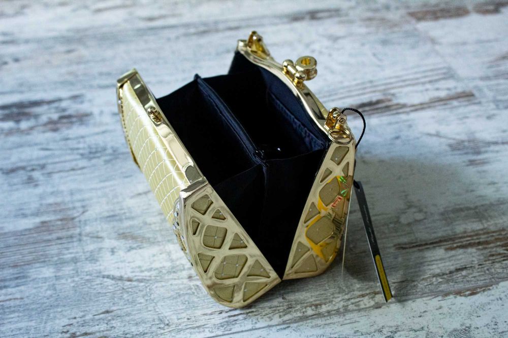 Продам сумочку-клатч