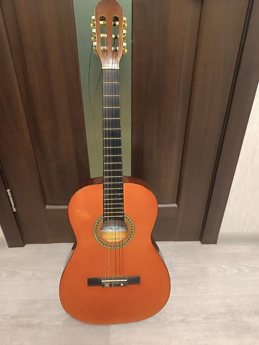 Продам гітару + чехол