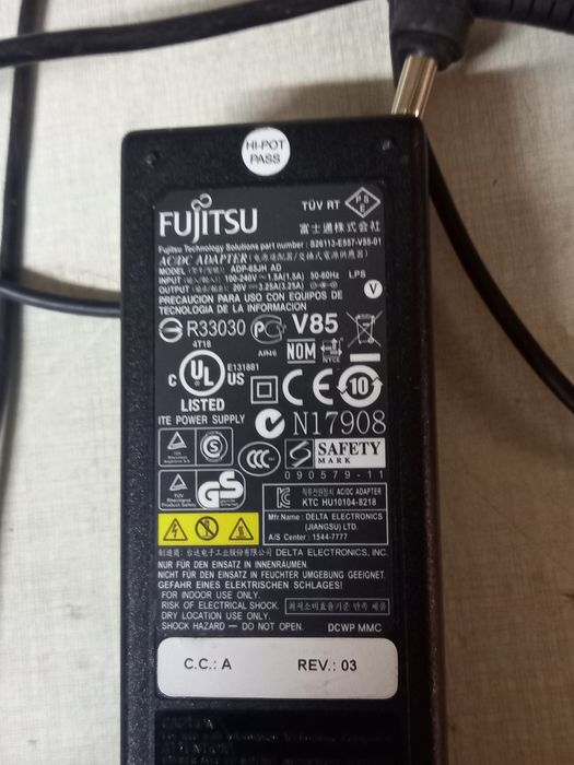 Zasilacz fujitsu 20v 3,25a sprawny
