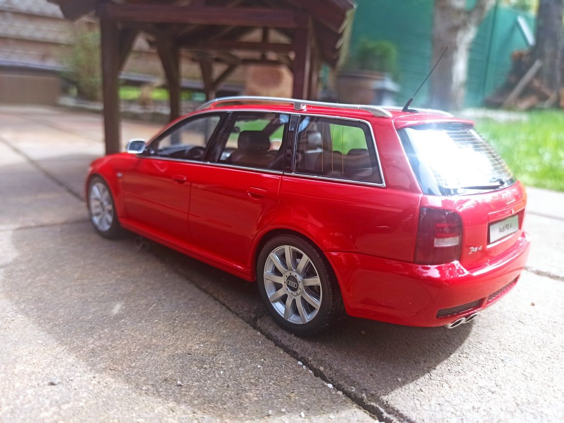 Audi RS4 1:18 Otto