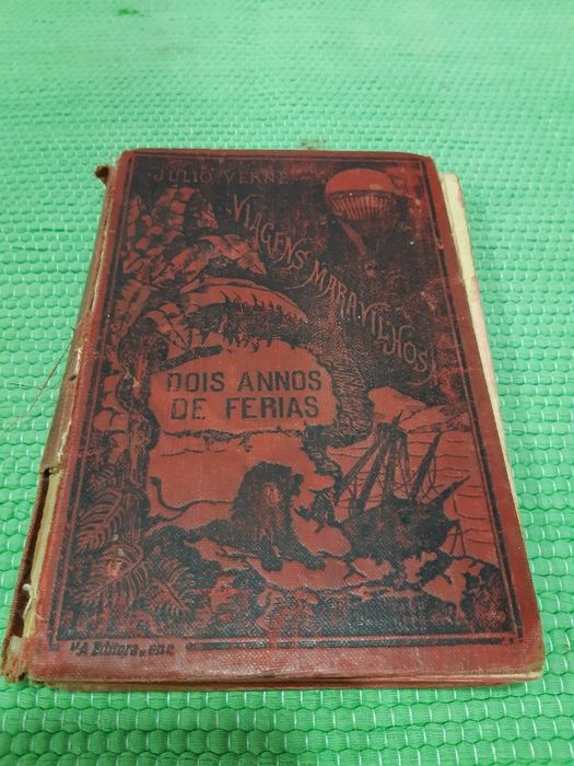 Livro antigo - Júlio Verne