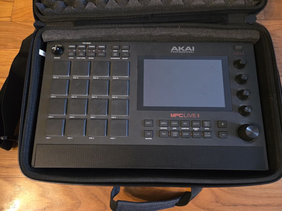 Sampler AKAI MPC Live II (2) como novo