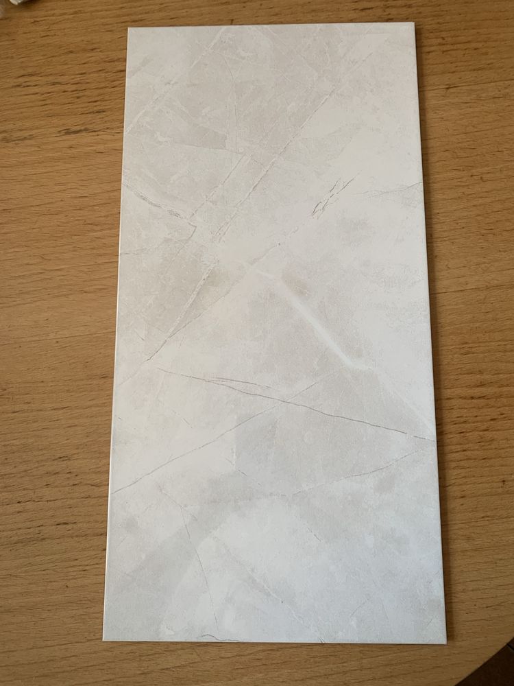 Płytki ścienne. Końskie. 60x30.