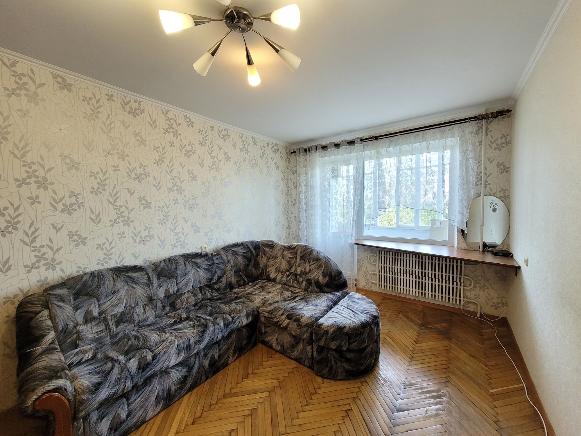2к. Кравчука!/ЗАГС!  4/9п, 50м2, Ремонт! 12000грн + кп!