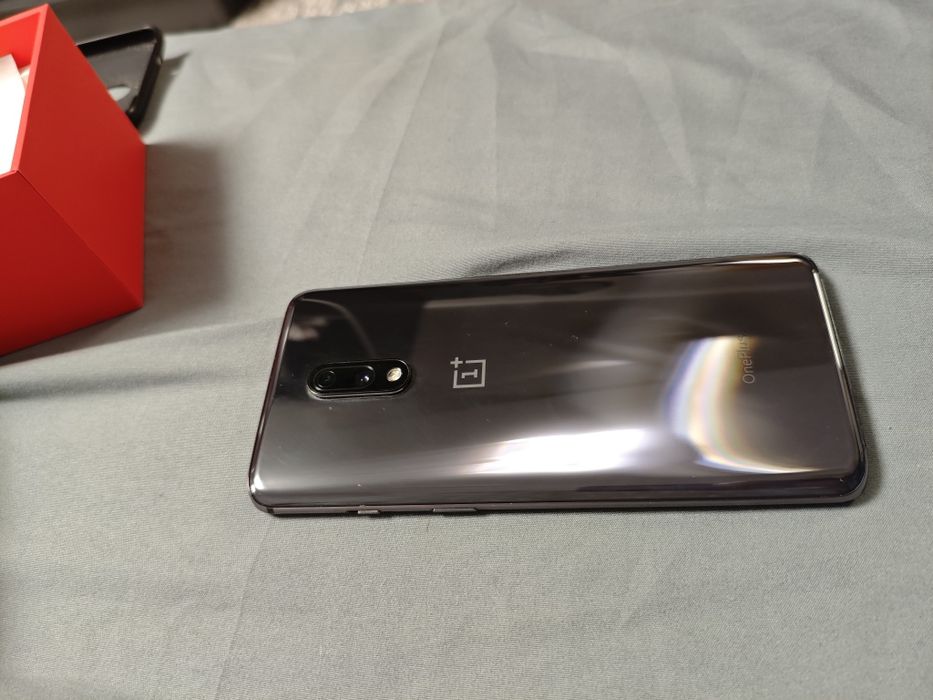 One plus 7  8/256 gb