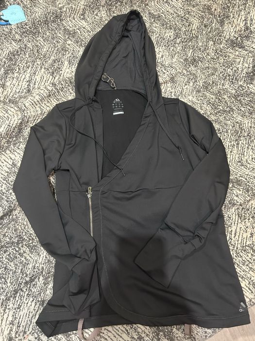 Adodas спортивна водолозка. Оригінал. Розмір М. В вдеальному станв