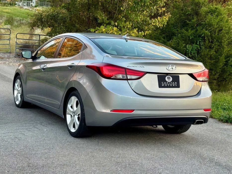 Hyundai Elantra      2014