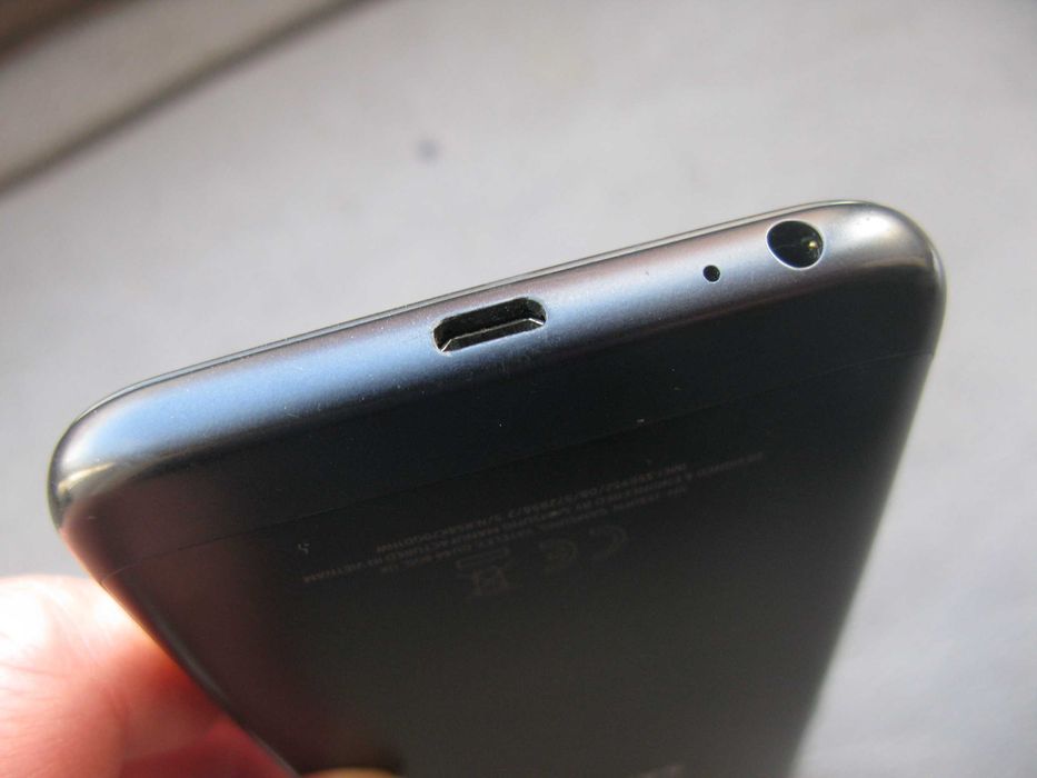 Смартфон Samsung j3 2017