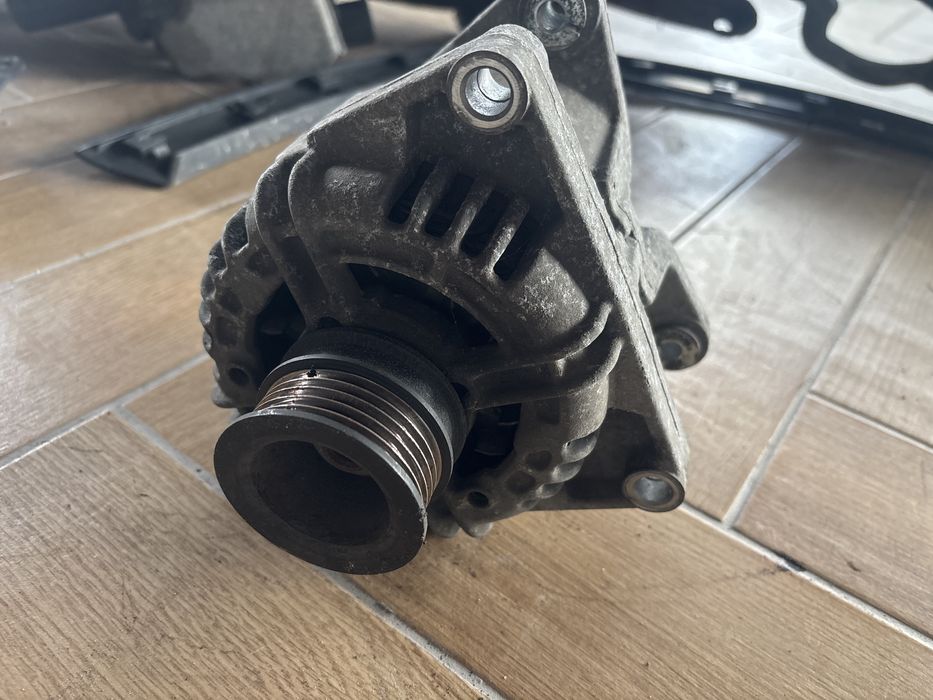 Alternator Opel Zafira B Astra H