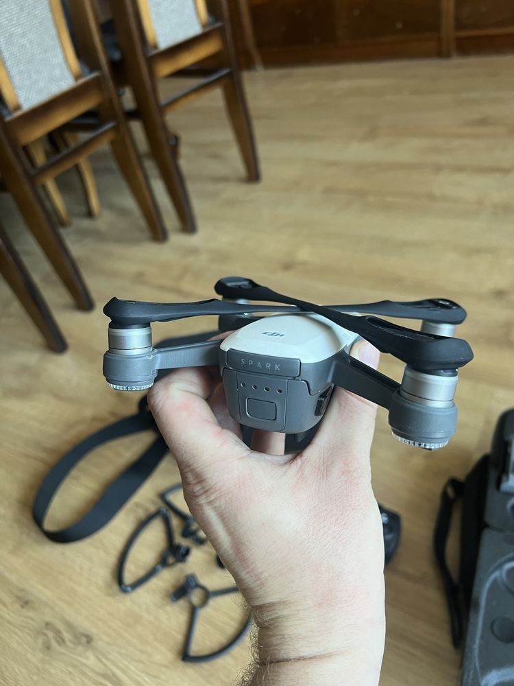 Dron DJI Spark Zestaw