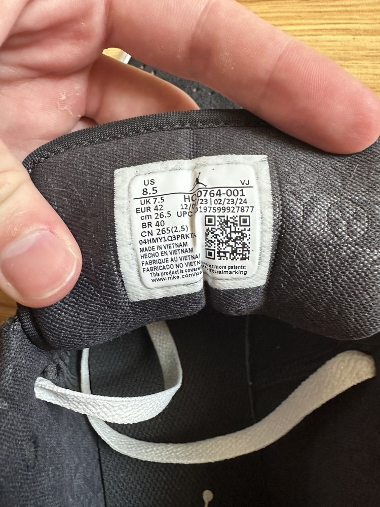 Air Jordan 1 Low Q54
