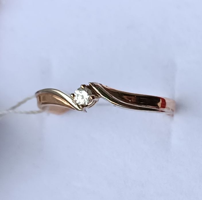 НОВА Каблучка золота 585 з діамантом 18,5розмір