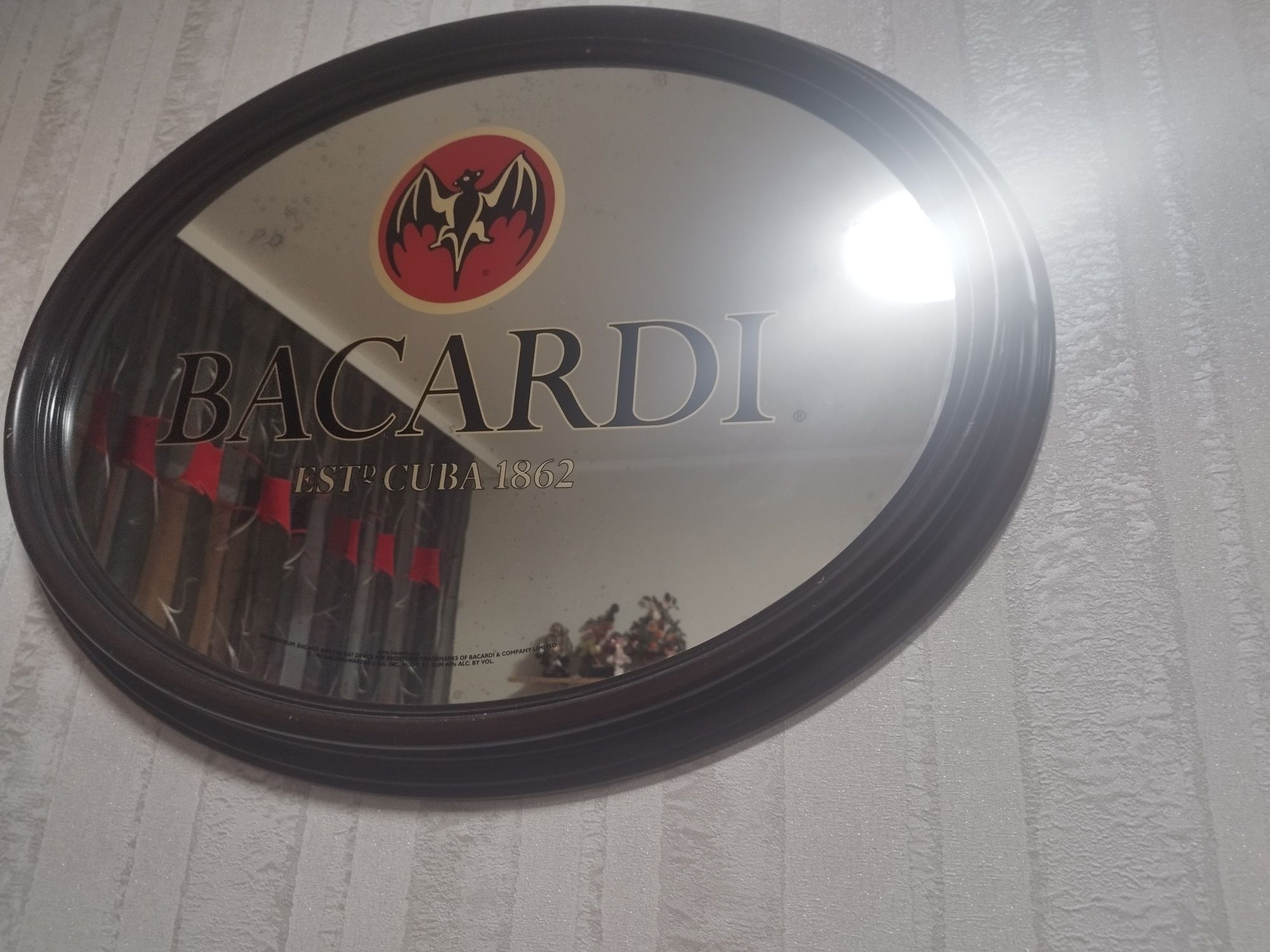 Продам зеркало с логотипом Bacardi