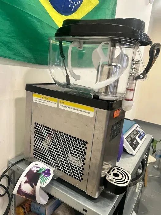 Máquina de açaí e gelados