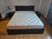 Vendo em bom estado Cama com estrado + colchão