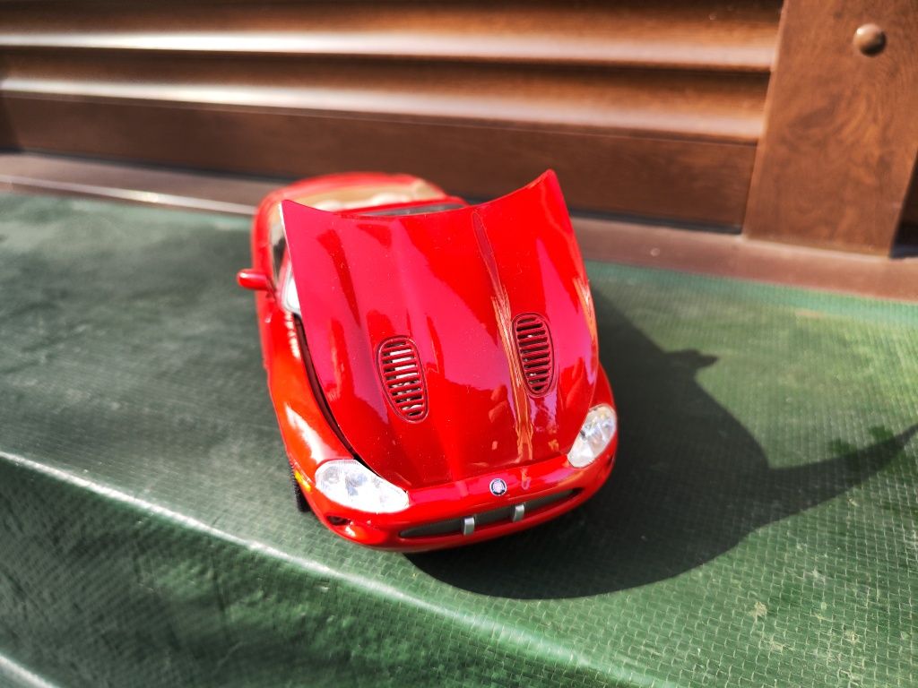 Jaguar XKR Maisto 1:18