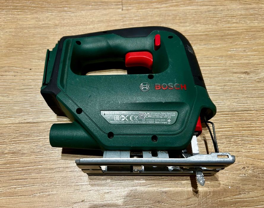Wyrzynarka Bosch UniversalSaw 18V-100