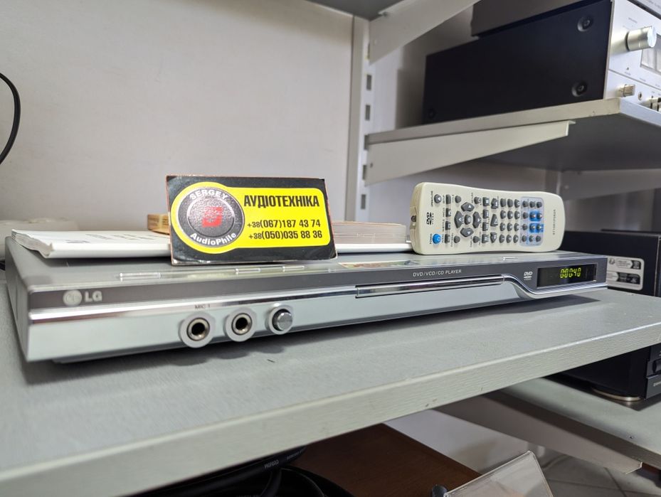 В отличном состоянии DVD Player LG DGK589X. Полный комплект!