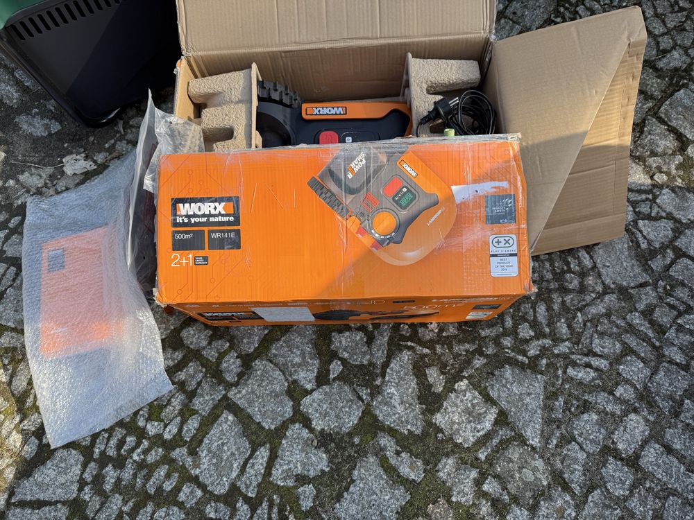Robot koszący Worx Landroid WR141E 500m2 Gw20m